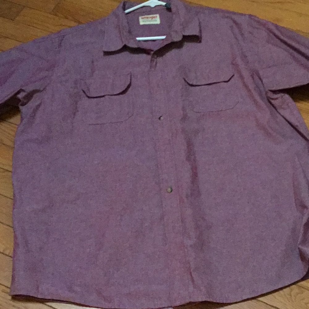 Men’s Wrangler button down short sleeve shirt